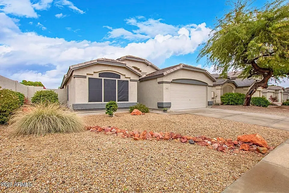 3 bed, 1968 sqft, $2,470 — Photo 3