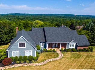 22 Muirfield Ct, Pittsford, NY 14534