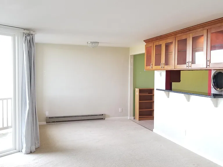 320 Vallejo Dr #10 — Photo 4