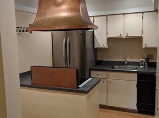 879 Manor Ln APT E, Columbus, OH 43221