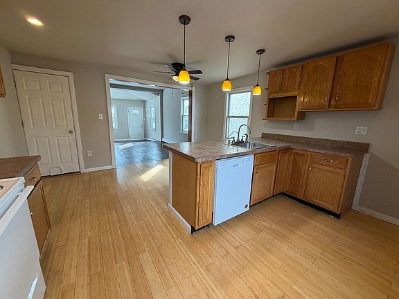 3rd image of 2119 Wilson Ave