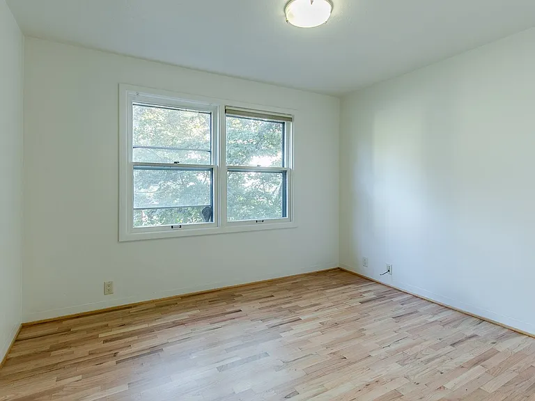 2315 Charnelton St — Photo 16