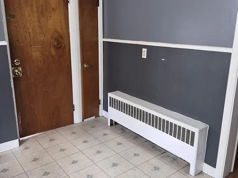 165 Greenwood St #1R — Photo 13