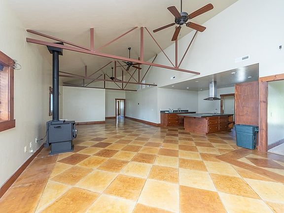 5th image of 2520 N Taylor Ln