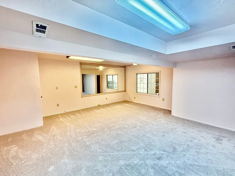 1415 Hopi Cir — Photo 32