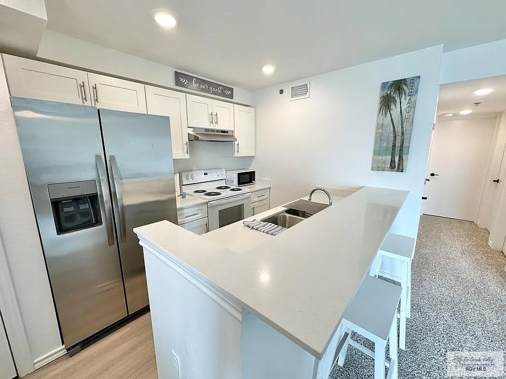 2 bed, 2.0 bath, 880 sqft, $2,500 — Photo 4