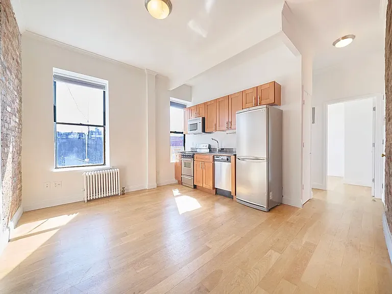 211 Avenue A #31 — Photo 2
