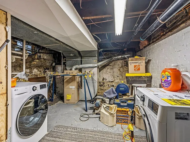 439 Kent St — Photo 33