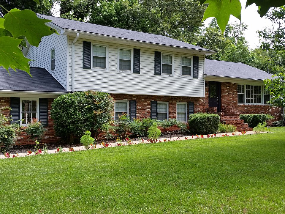 1st image of 2208 Skyline Dr