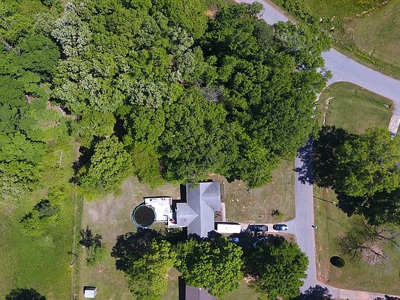 5th image of 104 Cruger Ct
