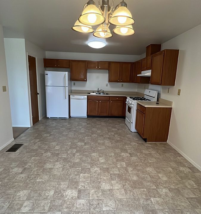 2nd image of 284 Wilder Ct