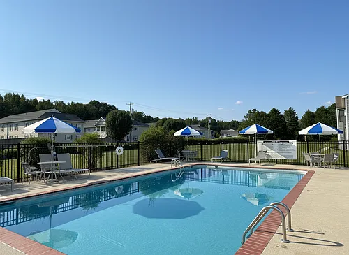 Courtney Square Apartments Photo 1
