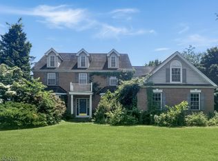 7 Autumn Ridge Ln, Phillipsburg, NJ 08865