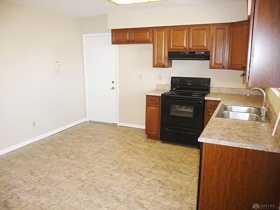 3rd image of 205 Nikki Ct