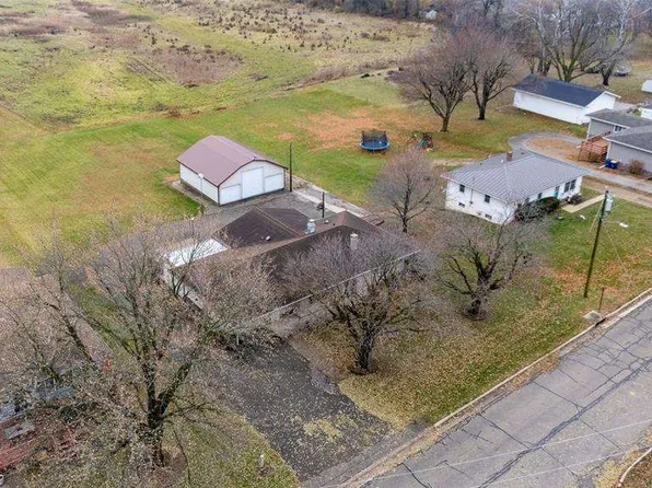 101 South St, Urbana, IA 52345