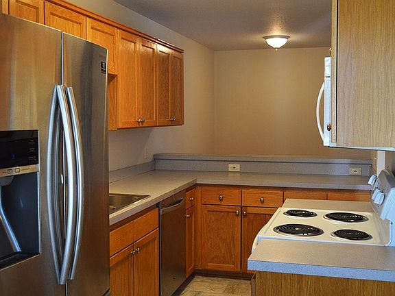 kitchen to dining room