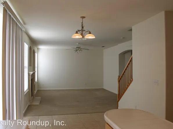 10330 Berryessa Dr, Stockton, CA 95219