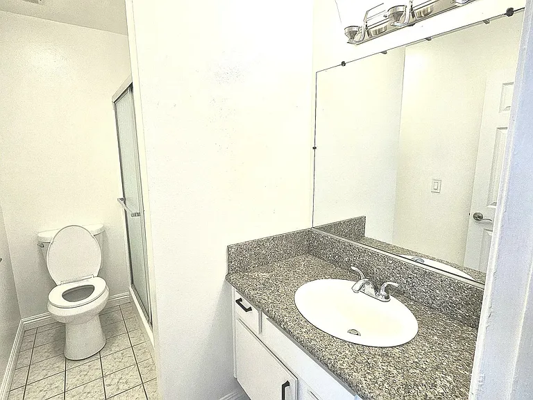 Beach Walk Apartments — Photo 26