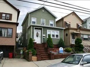 11 E 44th St, Bayonne, NJ 07002