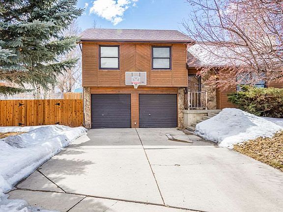 2nd image of 416 Independence Cir