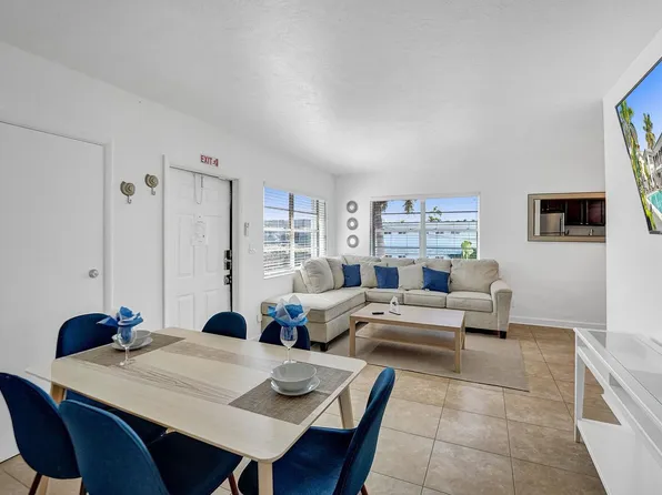 335 Desoto St, Hollywood, FL