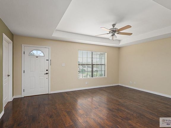 2nd image of 913 Santos Ave