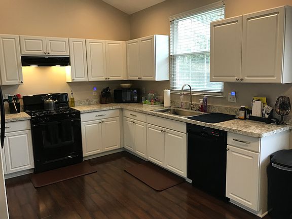 2nd image of 320 Forestview Dr