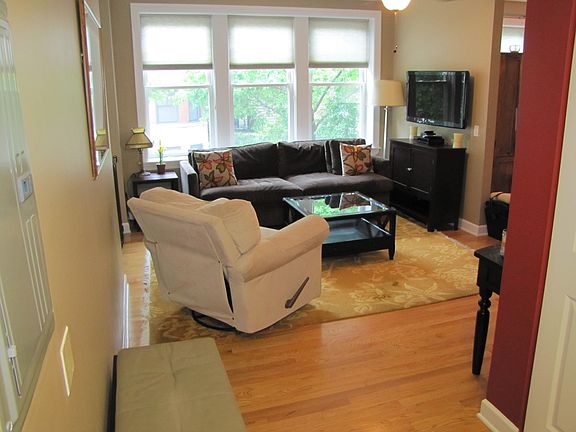 4th image of 540 W Belmont Ave APT 1S