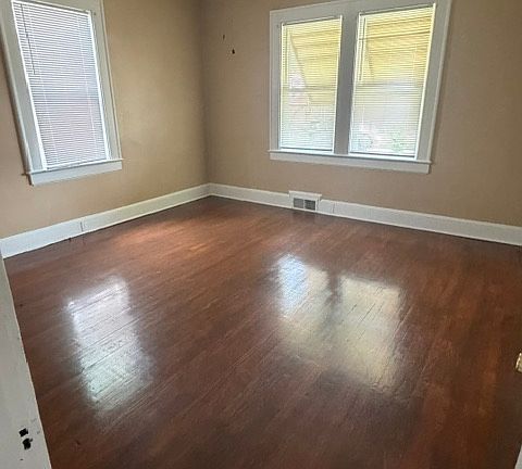 3rd image of 525 N Daughtry St