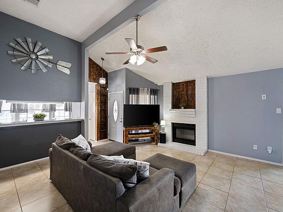 5th image of 1804 Spruce Dr