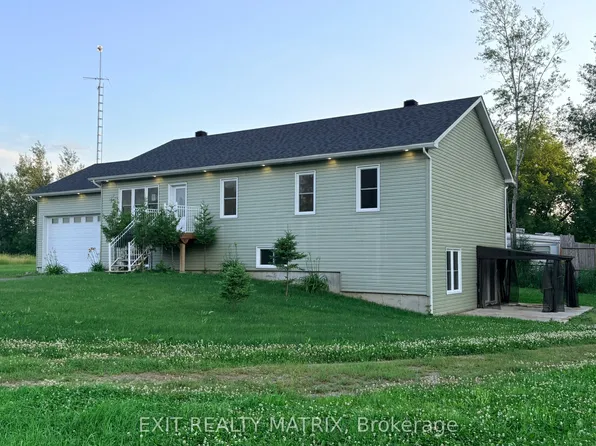 21992 Beauchamp Dr, South Glengarry, ON K0C 1Z0