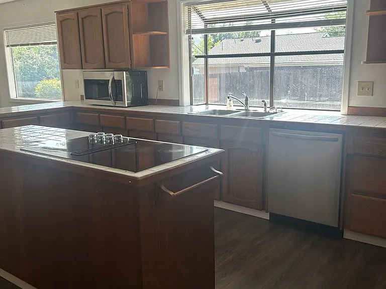 2774 Jessica Cir — Photo 48