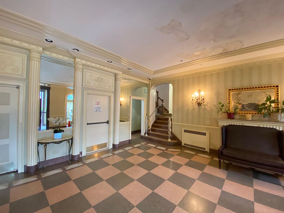 1st image of 1635 E 13th St #4C