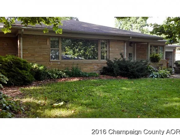 1602 W Green St photo 1