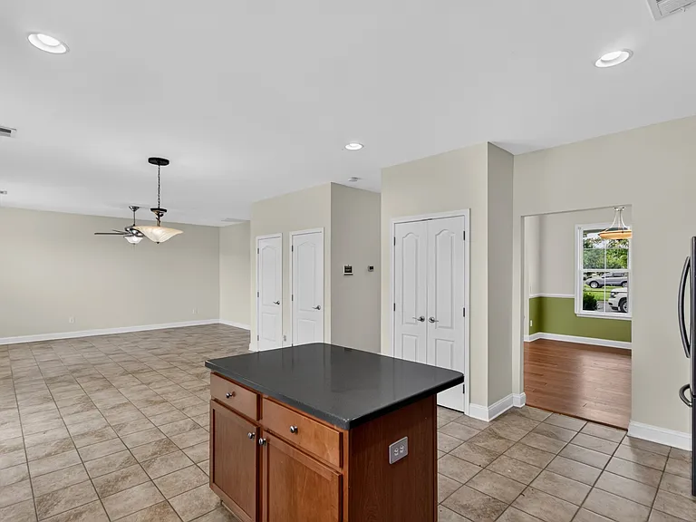 152 Spindle Way — Photo 4