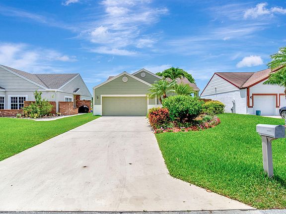 3rd image of 5519 Pebble Brook Lane