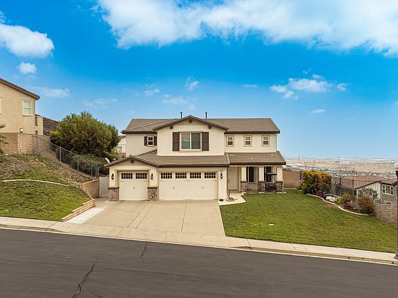 3rd image of 4561 Creekside Ln