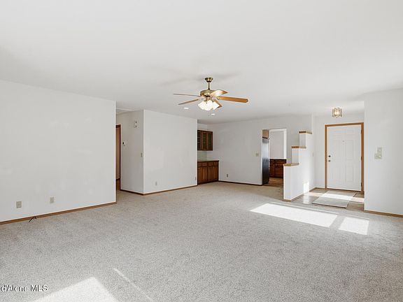 5th image of 1480 W Woodlawn Dr