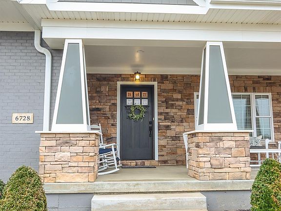 3rd image of 6728 Daniels Walk