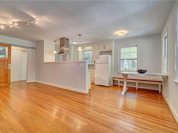 3rd image of 729 Maury Ave