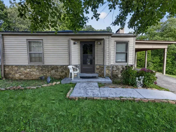959 Hillcrest Dr, Mc Caysville, GA 30555