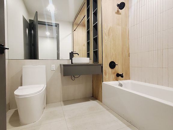 4th image of 413-419 Arlington Ave #408