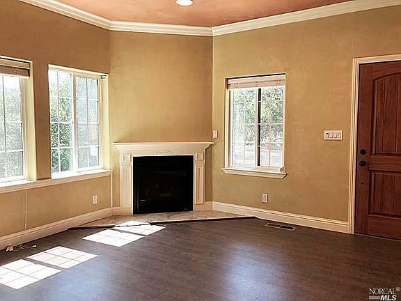 3rd image of 190 Theodor Ln