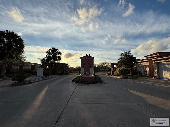 3rd image of 2200 Laredo Rd #12