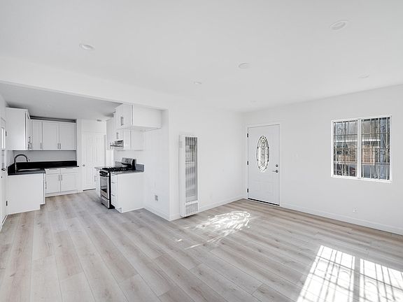 3rd image of 7561 Apperson St #1