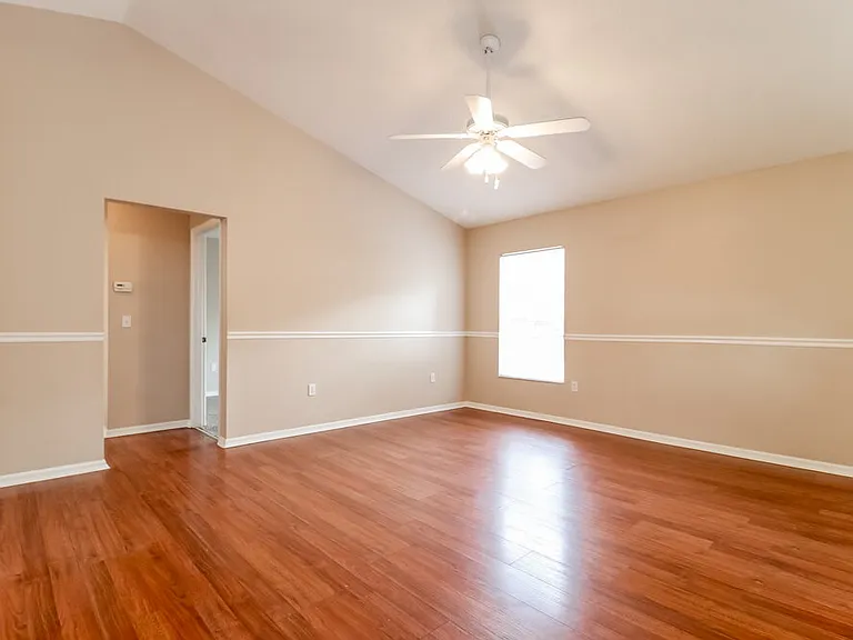 656 Lakemont Dr — Photo 4