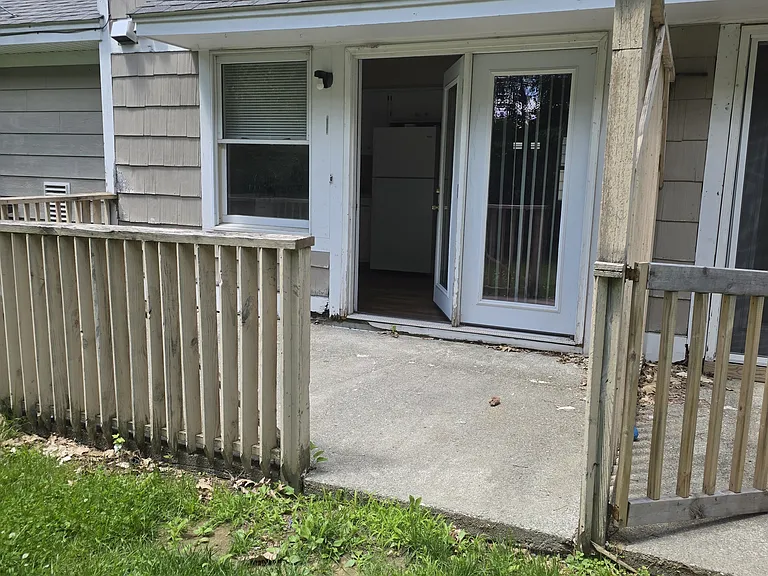 Penobscot Pointe Apartments — Photo 17