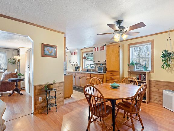 5th image of 15789 McKay Rd