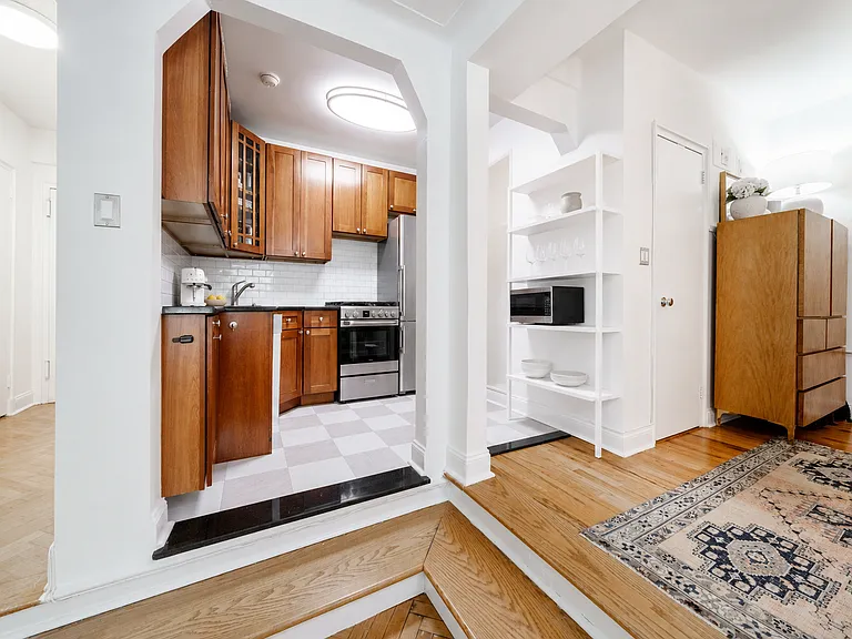 10 W 74th St #2F — Photo 3
