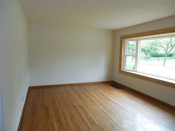 4th image of 230 E Sunset Ave
